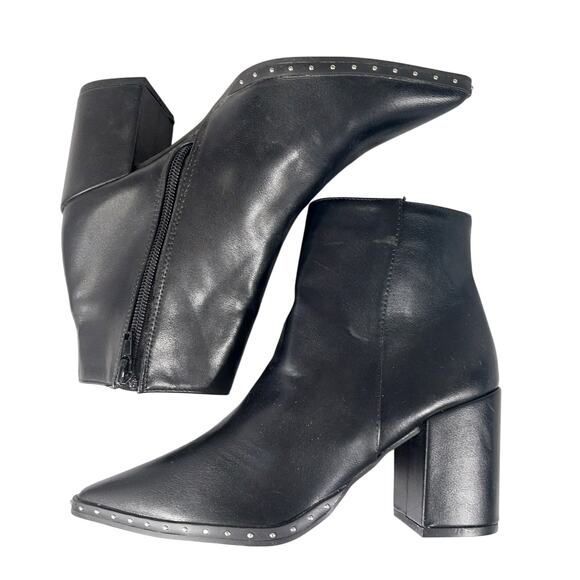 NWOT! QUPID! BLACK VEGAN LEATHER ANKLE BOOTS W/GOLD MICRO STUDDED TOE! SZ 5.5M - Picture 8 of 10